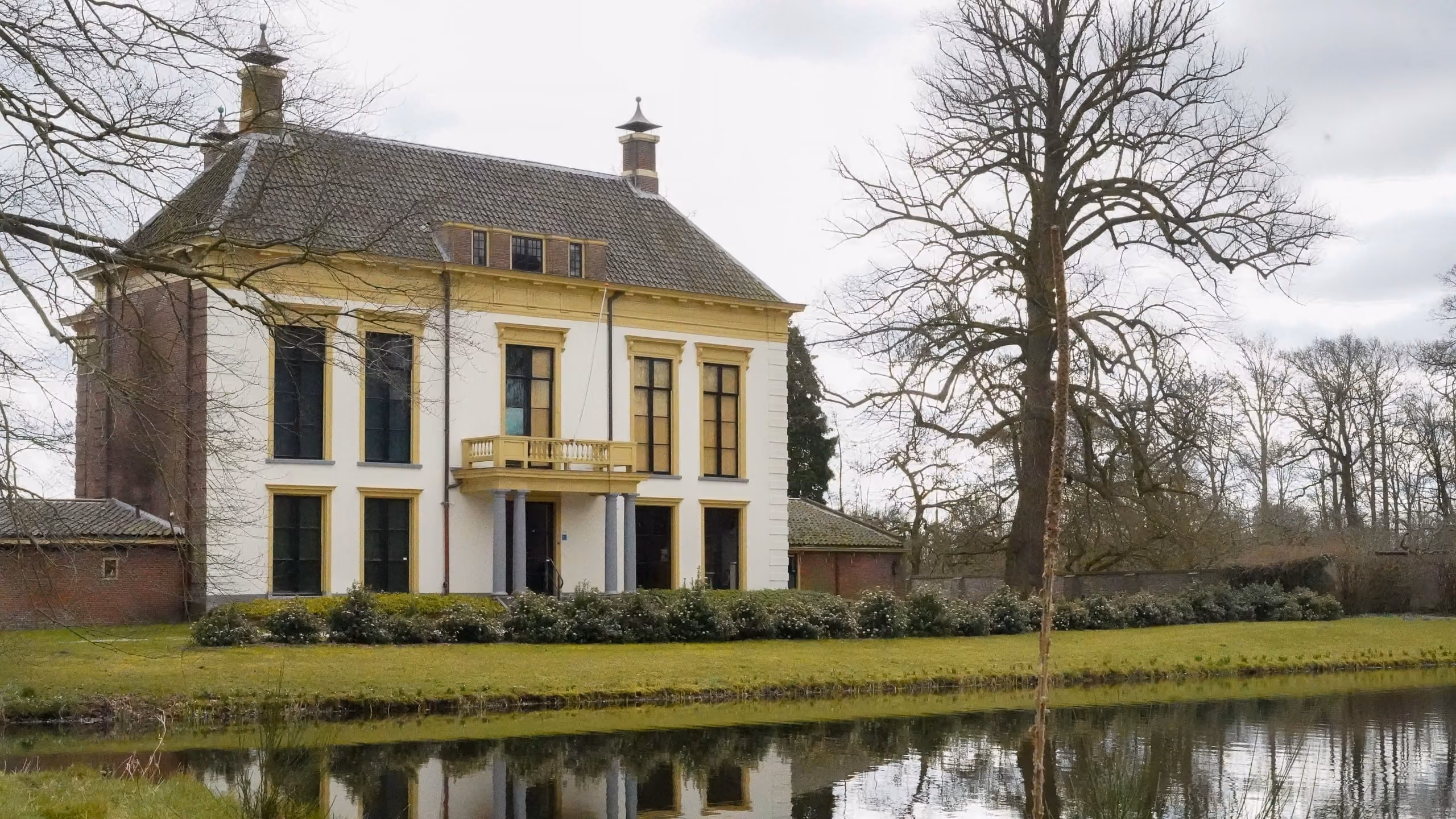 Een klassieke buitenplaats, geschilderd door Schildersbedrijf Drielinden